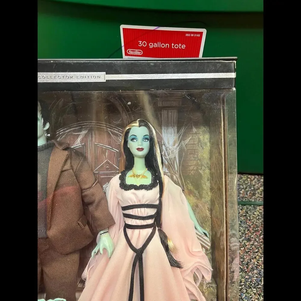BARBIE & KEN The Munsters Collector Gift‎ Set Dolls Mattel 50544 MIB Condition